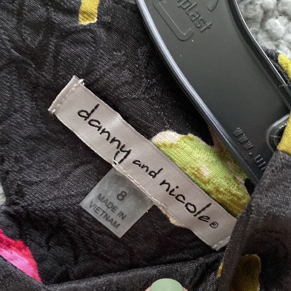 Danny and Nicole size 8 beautiful textured material - Picture 3 of 5